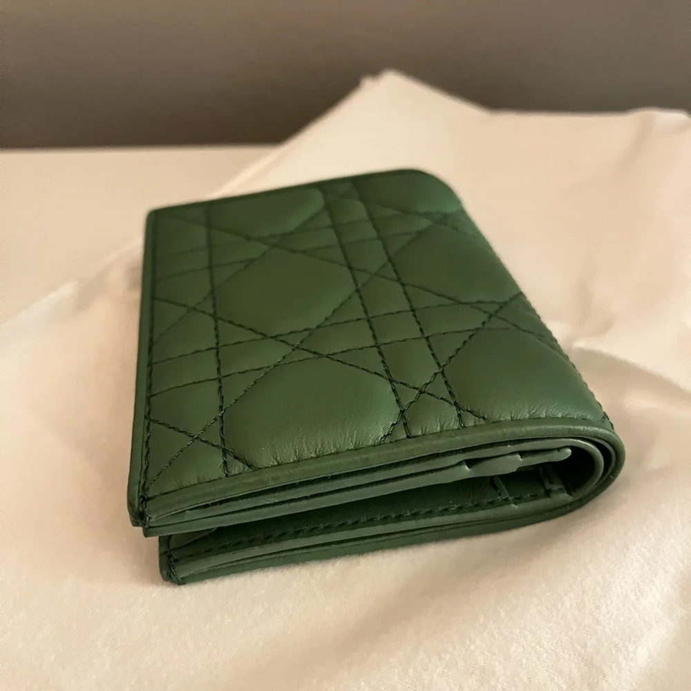 Original lady Dior wallet - never used, still in packaging. Best price